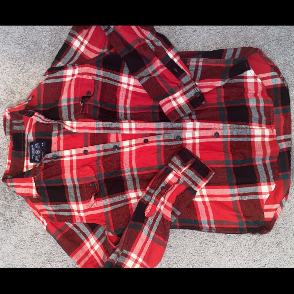 American Eagle Plaid Button Up Shirt